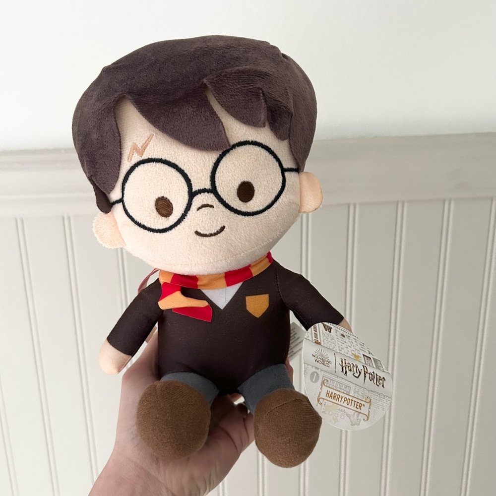 ⭐️ NEW Harry Potter 9” Plush Toy Collectible
